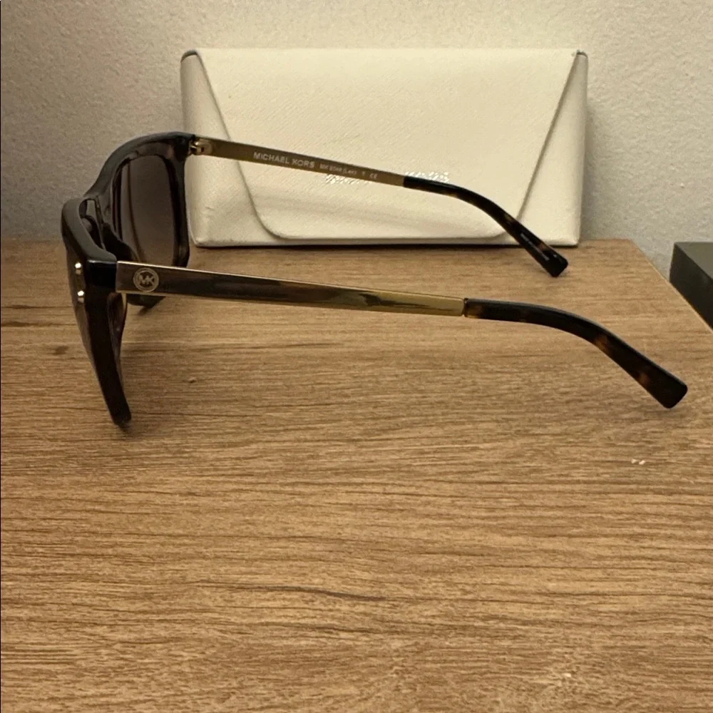 Michael Kors sunglasses. - Picture 2 of 4